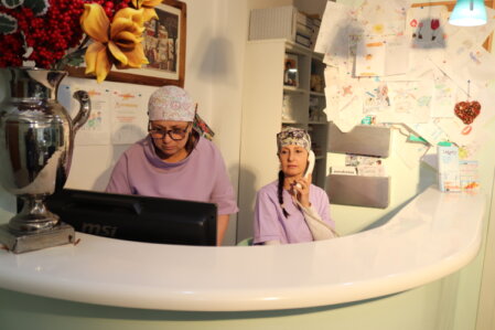 Vista reception e sala d’attesa dello studio dentistico